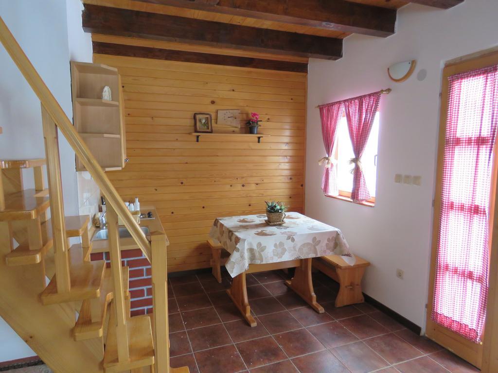 Guesthouse Stefanac Otočac Εξωτερικό φωτογραφία