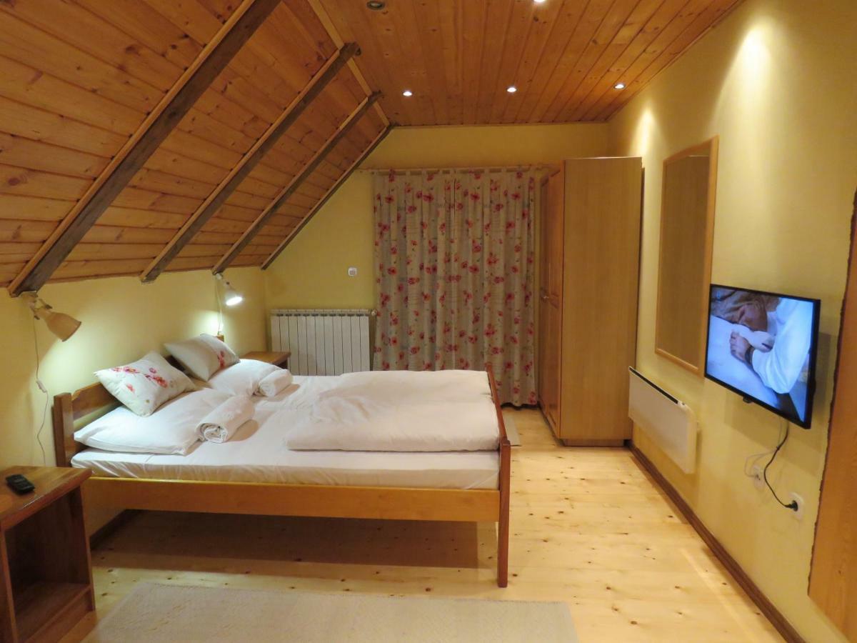 Guesthouse Stefanac Otočac Εξωτερικό φωτογραφία