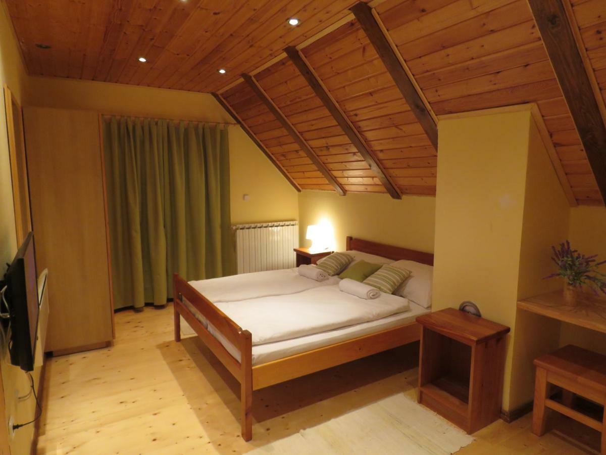 Guesthouse Stefanac Otočac Εξωτερικό φωτογραφία