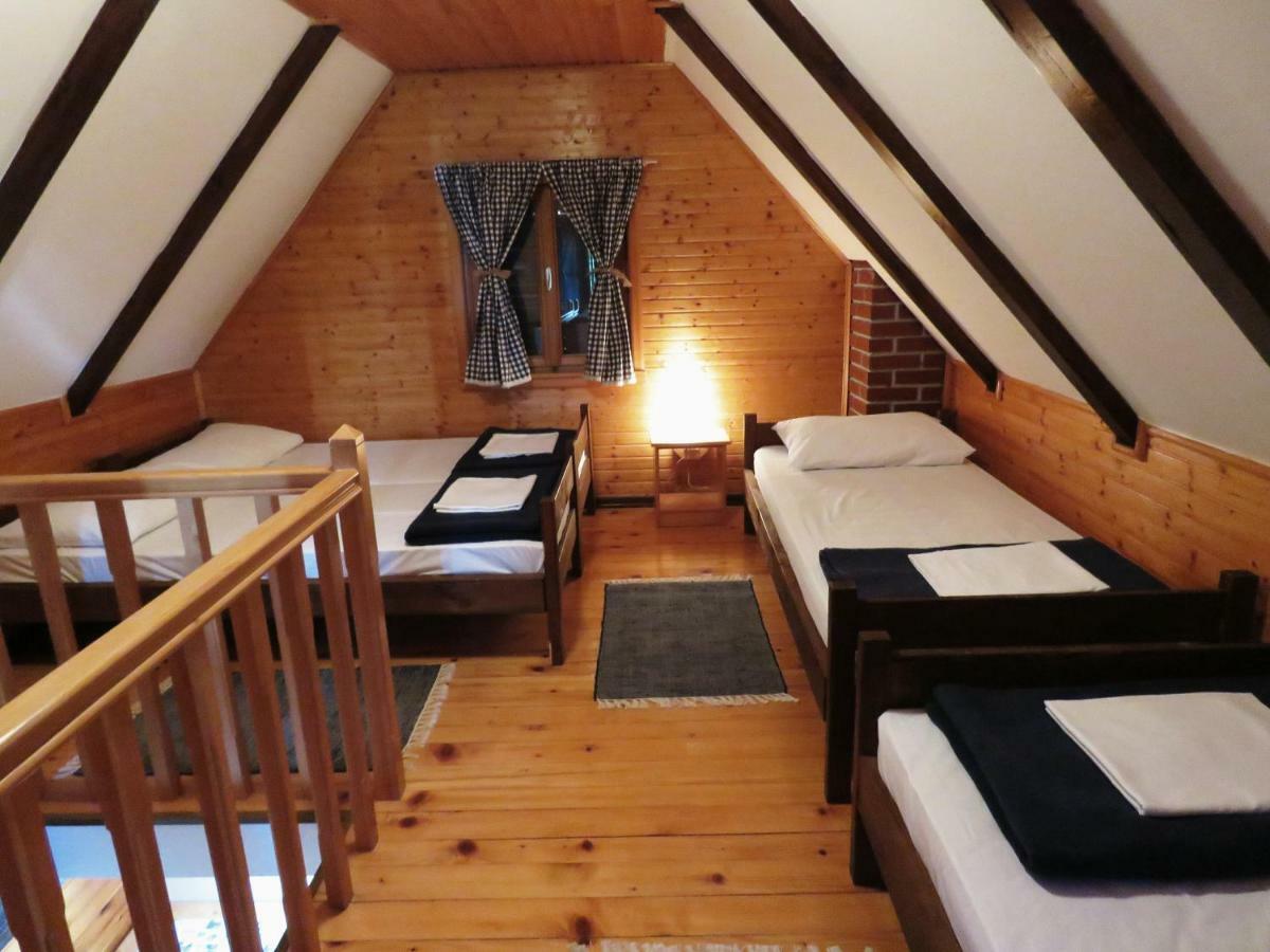 Guesthouse Stefanac Otočac Εξωτερικό φωτογραφία